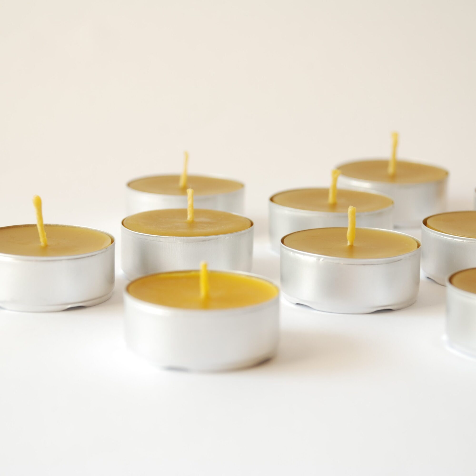 świeczki tealight podgrzewacze z naturalnego wosku pszczelego
